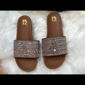 R2 sandals NWT rhinestone cognac size 8
